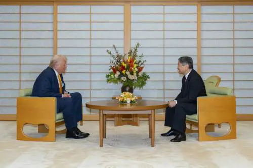 Donald vola in Giappone, ma pensa già a Xi: "In Cina a inizio 2026"