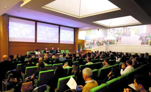 La moda ricomincia a correre (indossando le sneakers)