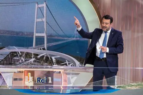 Il Cdm, la riapprovazione del progetto, l'ok del Parlamento: il piano del governo per tirare dritto sul Ponte