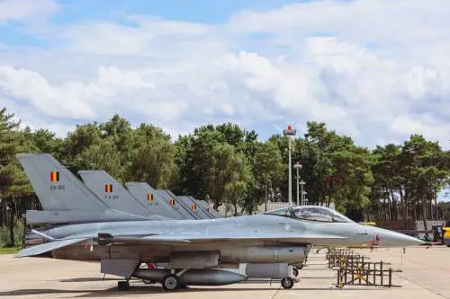 Ombre nei cieli dell'Ue: droni misteriosi sorvolano le basi militari belghe