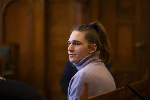 "Non lasciatemi". Accusata con la Salis, ma l'attivista tedesca va a processo in Ungheria