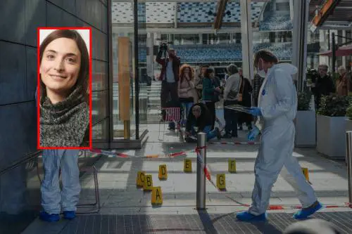 Aggressione di Milano, il marito sotto choc: "Mi ha detto che era un pazzo". L'aggressore ha confessato