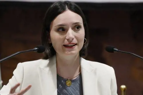 La femminista che insulta Mattarella "cura" i diritti delle persone