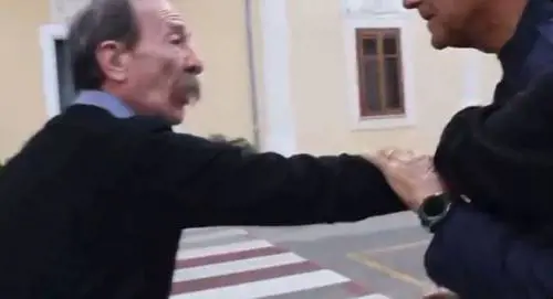 Aveva aggredito fisicamente un giornalista: consigliere del Pd si dimette in Sicilia