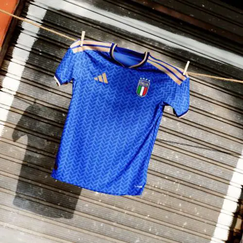 Ecco Azzurra, la nuova maglia della nazionale italiana di calcio: a cosa è ispirata