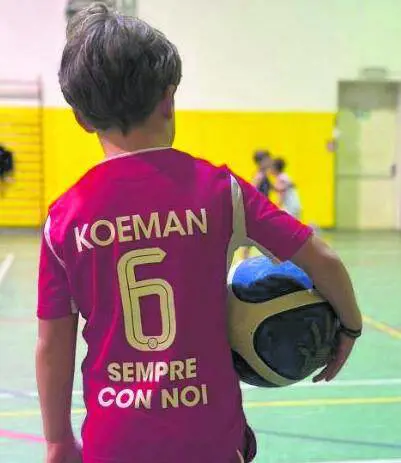 Liam e il suo primo canestro nel nome di papà "Koeman"