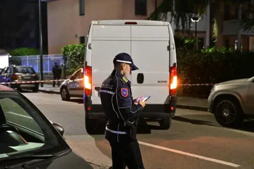 Dodicenne travolto da un furgone a Milano: incosciente dopo lo schianto. È gravissimo