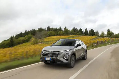 Omoda 5 SHS-H: il Full Hybrid arriva in Italia, la prova su strada