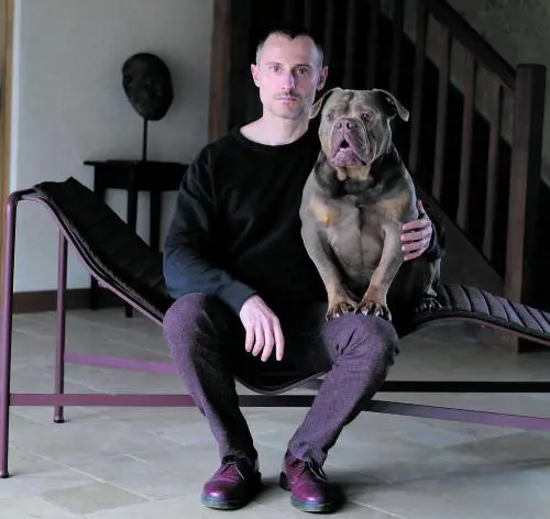 Viaggio in quel villaggio dove nelle case abita il Male