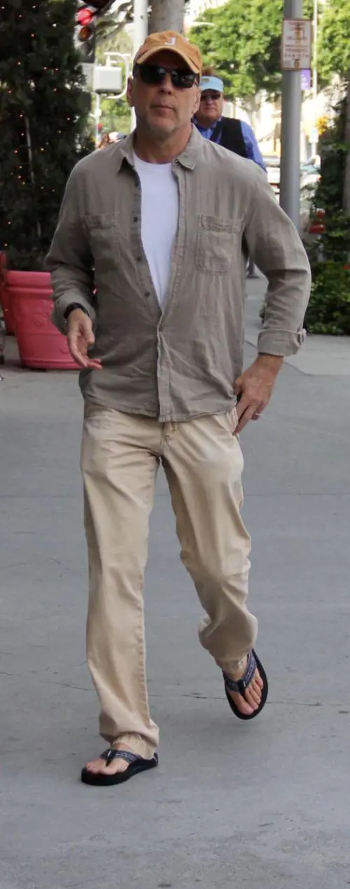 Bruce Willis riappare in pubblico a Los Angeles: ecco come sta