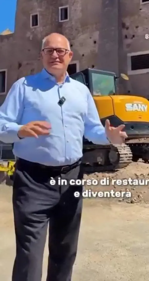 "Sarà un bellissimo centro culturale…”. Il video di Gualtieri prima del crollo della Torre dei Conti