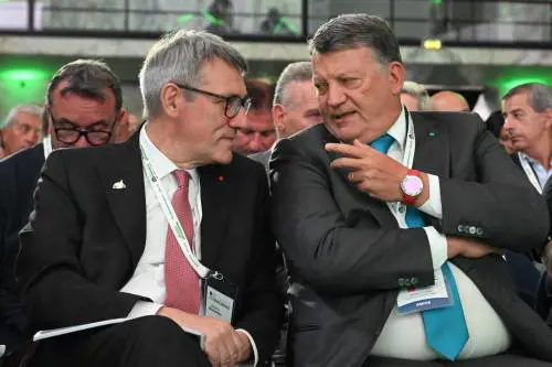 Piazze divise, giudizi discordanti, date alternative: la manovra spacca i sindacati