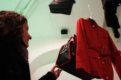 Le tasse minacciano la Vinted-mania. Bastano 30 pacchi per allertare il Fisco