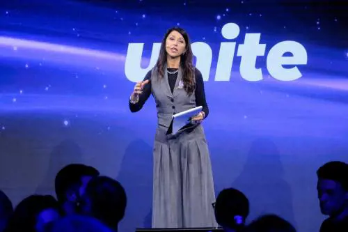 La grillina attacca Meloni: "Non fa nulla per le donne". Ma il suo governo è quello che ha fatto di più