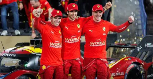 Due "fiocchi" di gioia nella stessa notte: rosso e rosa