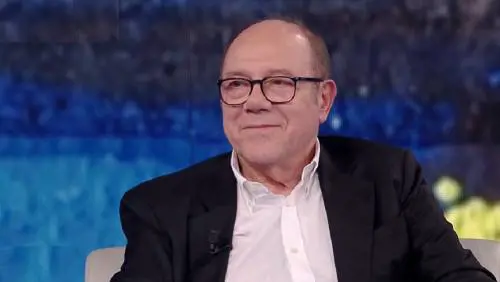 "In farmacia mi metto dietro il paravento...". La strana mania di Carlo Verdone