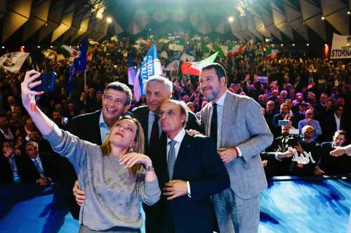 Meloni replica a Istat e Bankitalia. "Ci vuole molto coraggio a dire che la manovra favorisce i ricchi". L'affondo di Salvini sui migranti