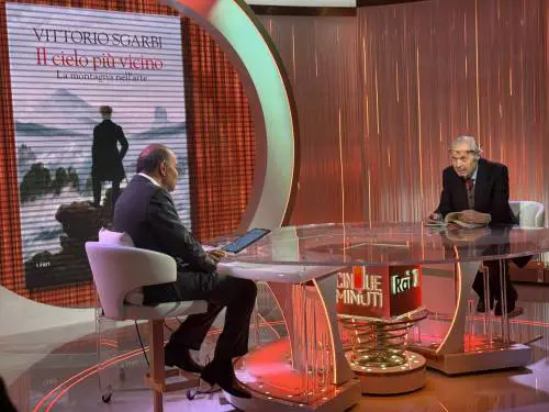 Il ritorno di Sgarbi in tv: "Richiesta di Evelina fuori misura"