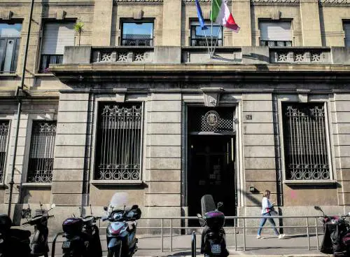 "Punito chi critica l'occupazione pro Pal". Procedimento disciplinare a prof del Berchet