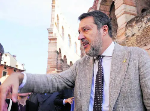 Giro di vite: baby gang, permessi di soggiorno e occupazioni abusive