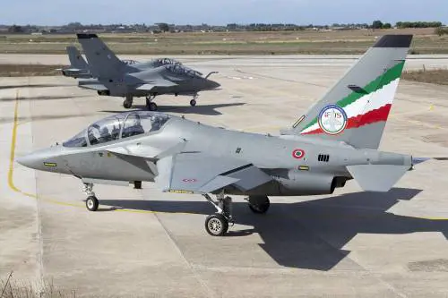 M-346, l’ambasciatore dell’hi-tech italiano pronto a salire in cattedra anche alla Us Navy