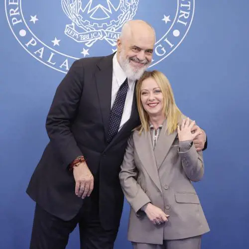 Migranti, ruolo italiano nei Balcani, ingresso dell'Albania in Ue: Meloni accoglie Rama. "Giornata storica"