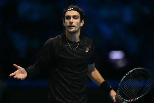Atp Finals, Musetti non fa l’impresa ed è eliminato: Alcaraz vince in due set