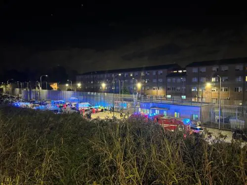 Carcere di Como in rivolta: tre agenti feriti, uno in ostaggio