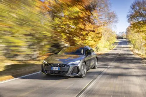 Audi A6 e-hybrid, la nuova plug-in: l'autonomia in EV supera i 100 km