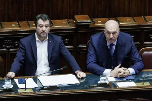 Salvini: "Ucraina? No armi ai corrotti". Crosetto frena: "Non giudico per due casi"