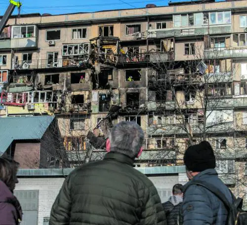 Inferno di bombe russe su Kiev. La vendetta ucraina sul petrolio