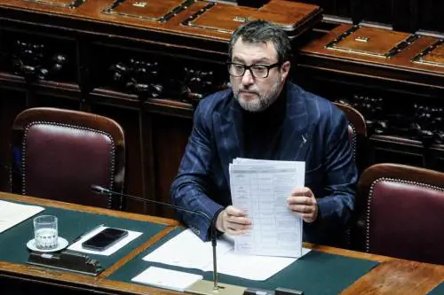 "Nessuno scenario escluso". Dubbi di Salvini su Aspi: riflessione sulla concessione