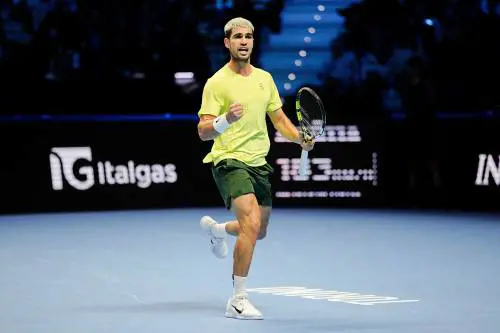 Atp Finals, Alcaraz strepitoso: raggiunge Sinner in finale, Auger-Aliassime sconfitto in due set