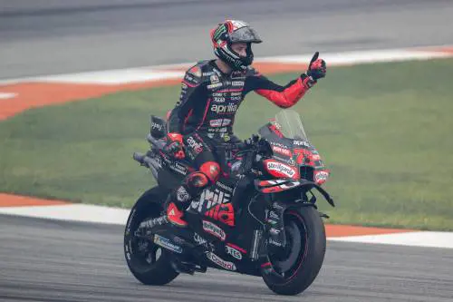 MotoGP, Bezzecchi vince l'ultima gara a Valencia. Ecco tutti i verdetti della stagione