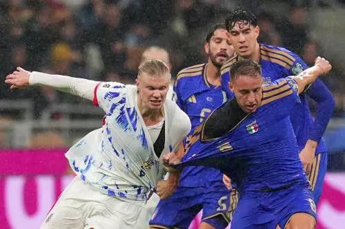 L’Italia illude per un tempo, poi viene travolta 4-1 dalla Norvegia di Haaland