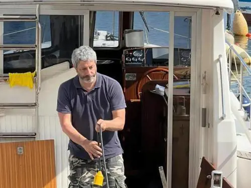 Fico candidato nudo, sotto il "gozzo" niente. Storia di un programma che non esiste