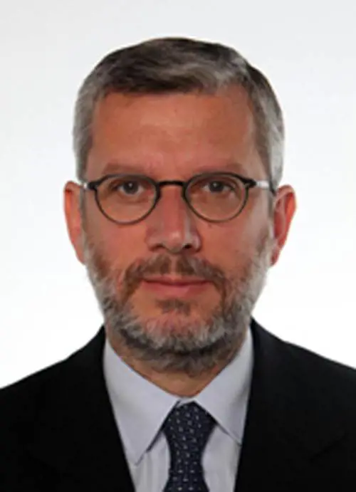 La poltrona di lusso dell'ex deputato dem