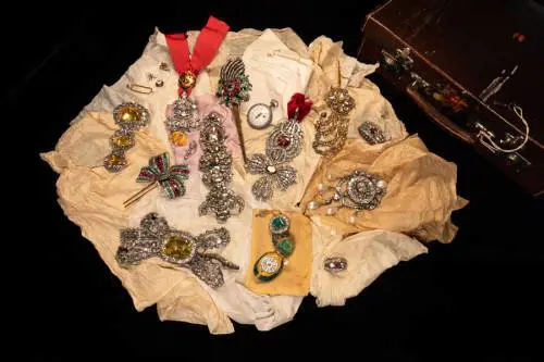 Family Jewelry / © Nasuna Stuart-Ulin