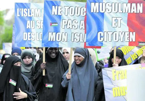 Francia, boom di islamisti tra i giovani