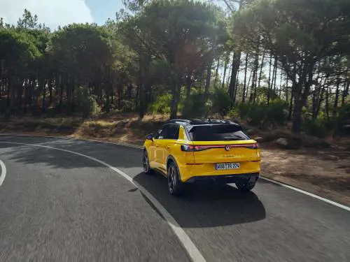 Nuova Volkswagen T-Roc, primo contatto: guarda la gallery