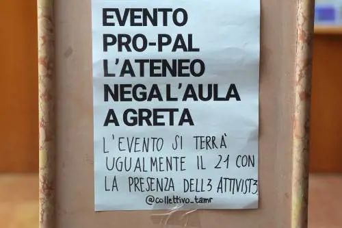Greta Thunberg all'università di Verona, aula occupata: le immagini