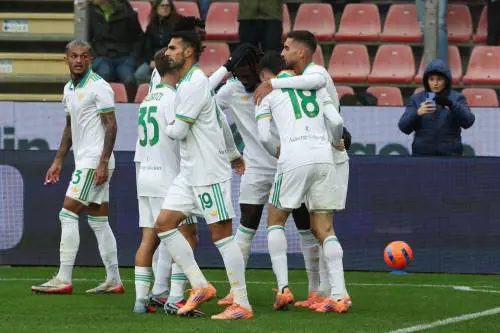 Serie A, la Roma cala il tris alla Cremonese e vola in testa alla classifica