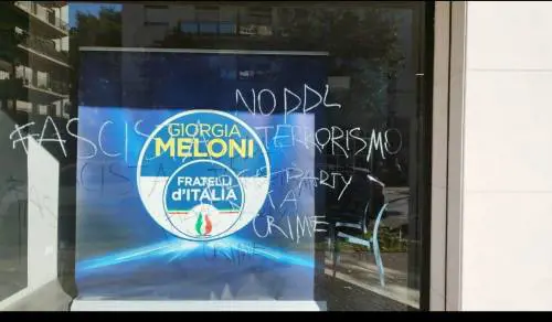 Veneto, vandalizzata la sede di FdI nel giorno del voto