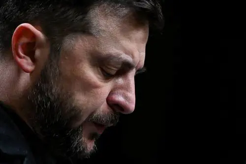 "Accordo che sa di resa". L'opinione pubblica di Kiev spinge le rivendicazioni