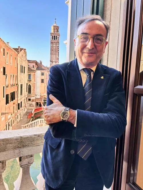 "Venezi perfetta, polemiche strumentali Il boicottaggio? Gli abbonati crescono"