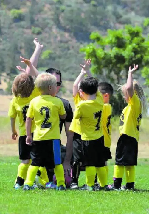 Il crollo delle nascite manda ko lo sport: così l'Italia perde 140mila atleti l'anno. La corsa delle società al baby-agonismo