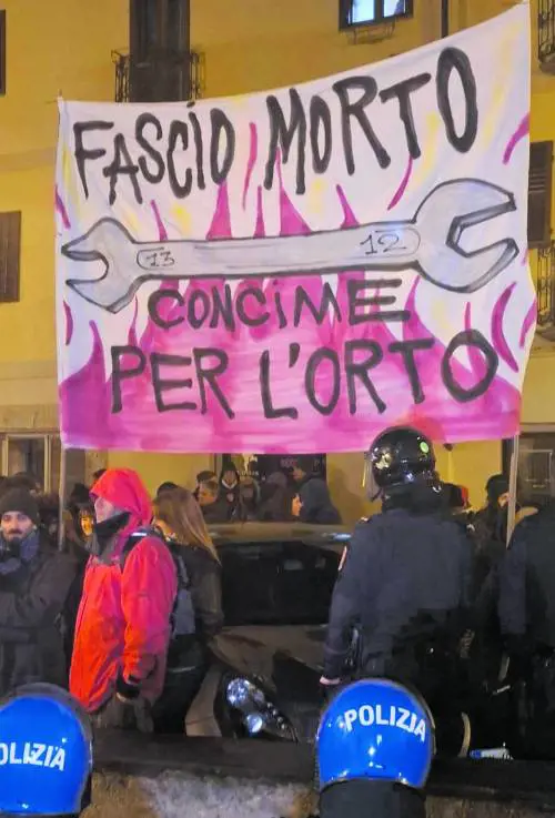 Striscione choc contro Ramelli: "Concime per l'orto"
