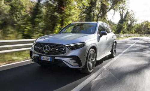 GLC 63 S E Performance Amg, la prova su strada con numeri e comportamento da supercar