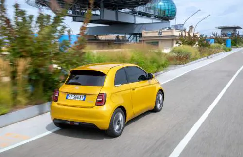 Nuova Fiat 500 Hybrid, guarda la gallery