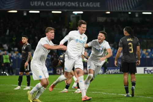 Super McTominay celebra Maradona